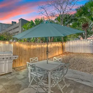 Absolute Beach - Seasonal Hot Tub, Bbq, 700 Feet To Beach, Central Pcb, Free Daily Activities, & More! Holiday home